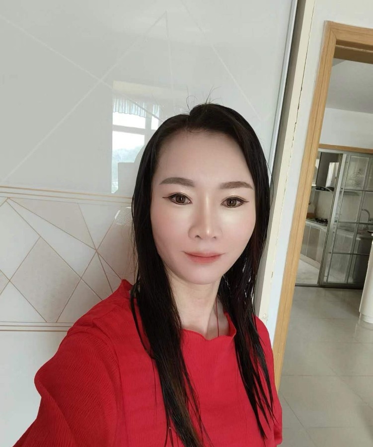 骚气十足的美少妇