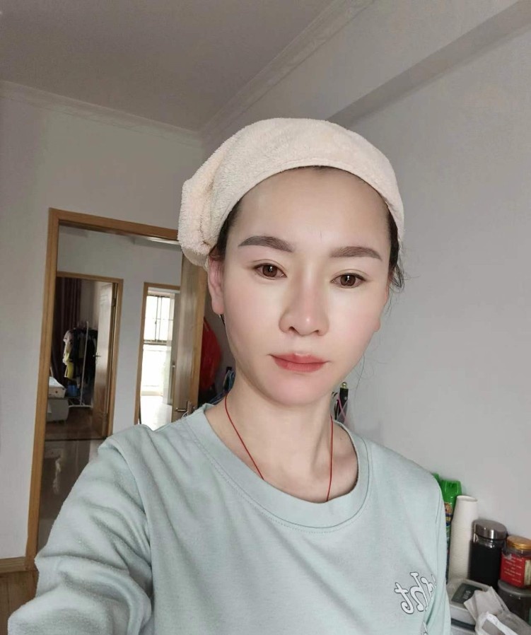 骚气十足的美少妇