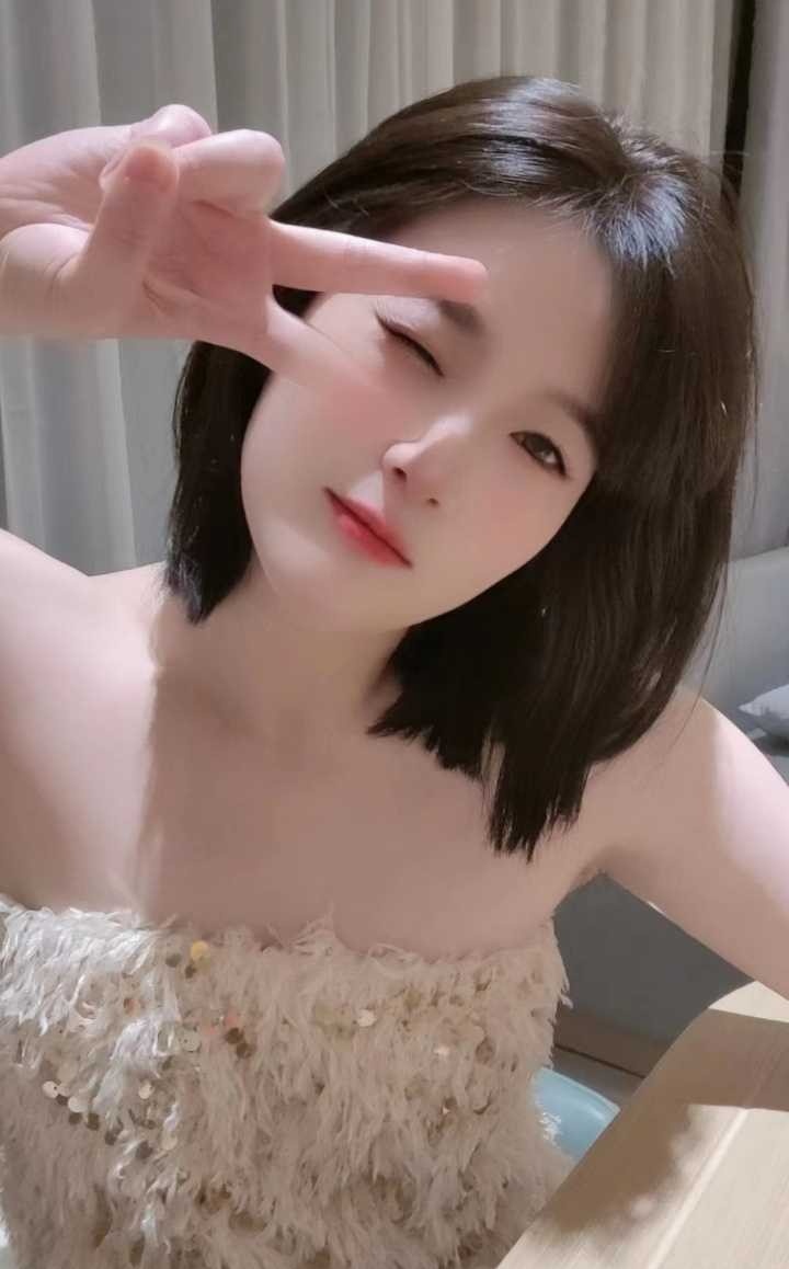 真实年轻性感美女