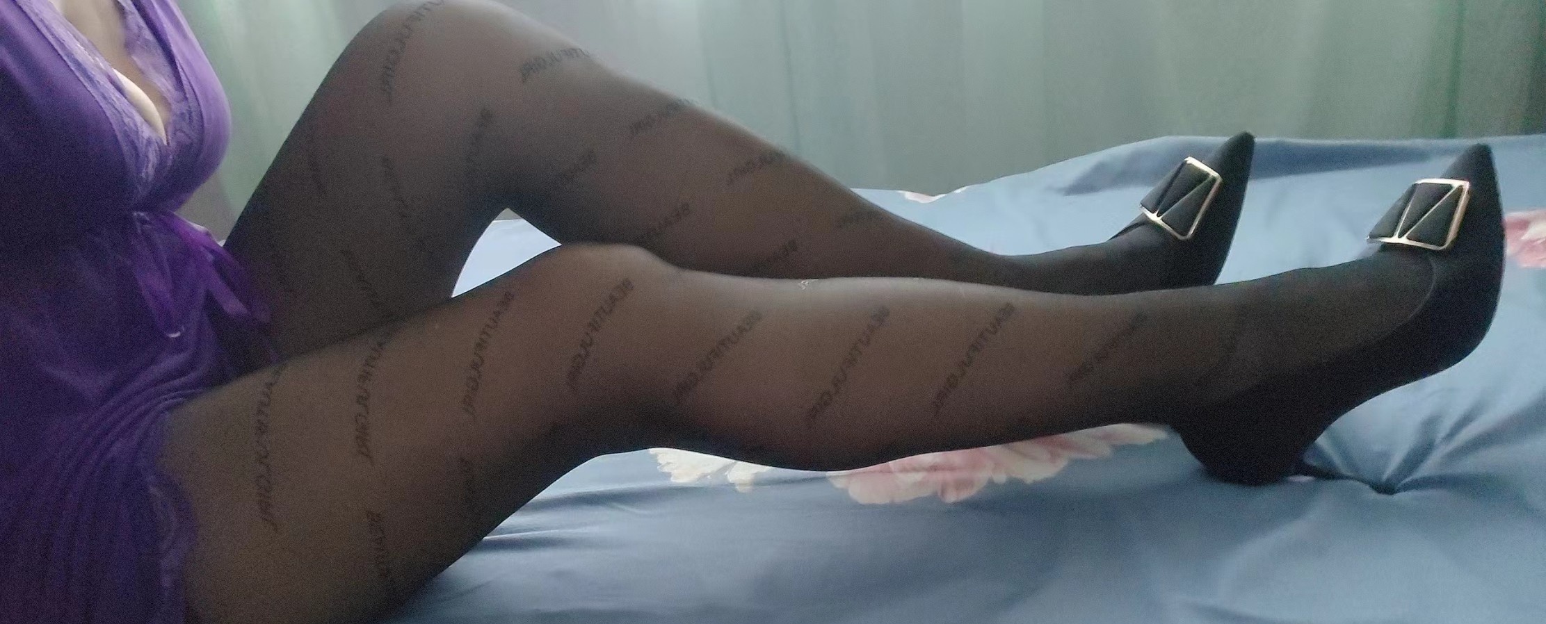 天桥泄火少妇