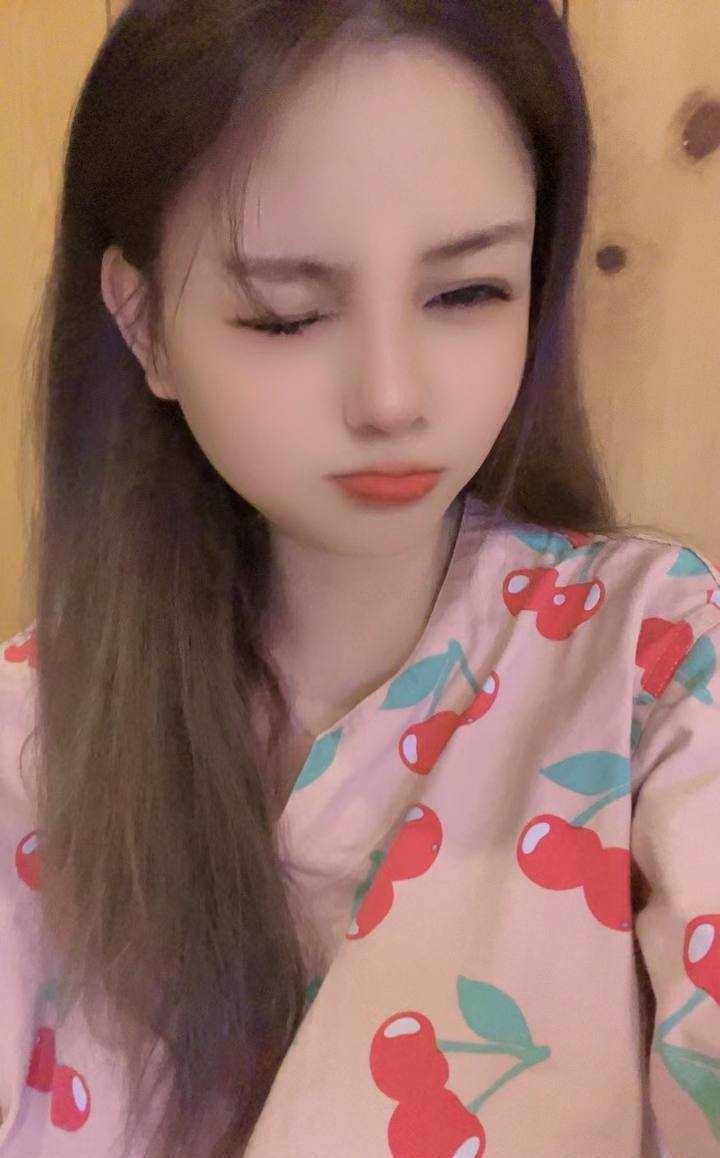 小店骚反差服务妹