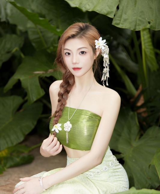 颜值长腿小九月