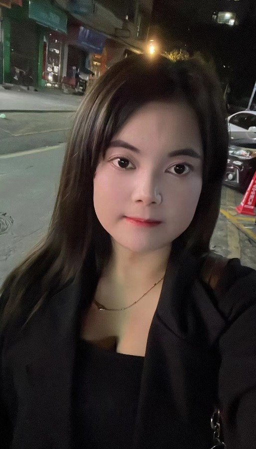 白云微胖大奶美女
