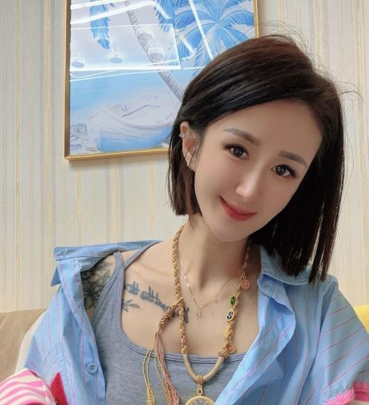 河东纹身小少妇