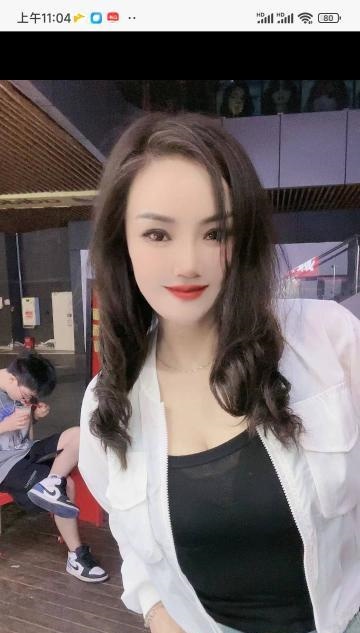 成都三通喷水巨乳少妇