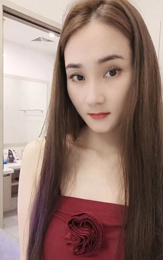 笑笑美女