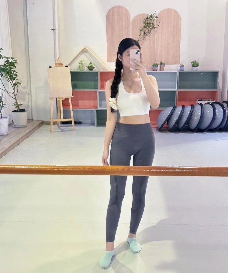 表面高冷的闷骚女