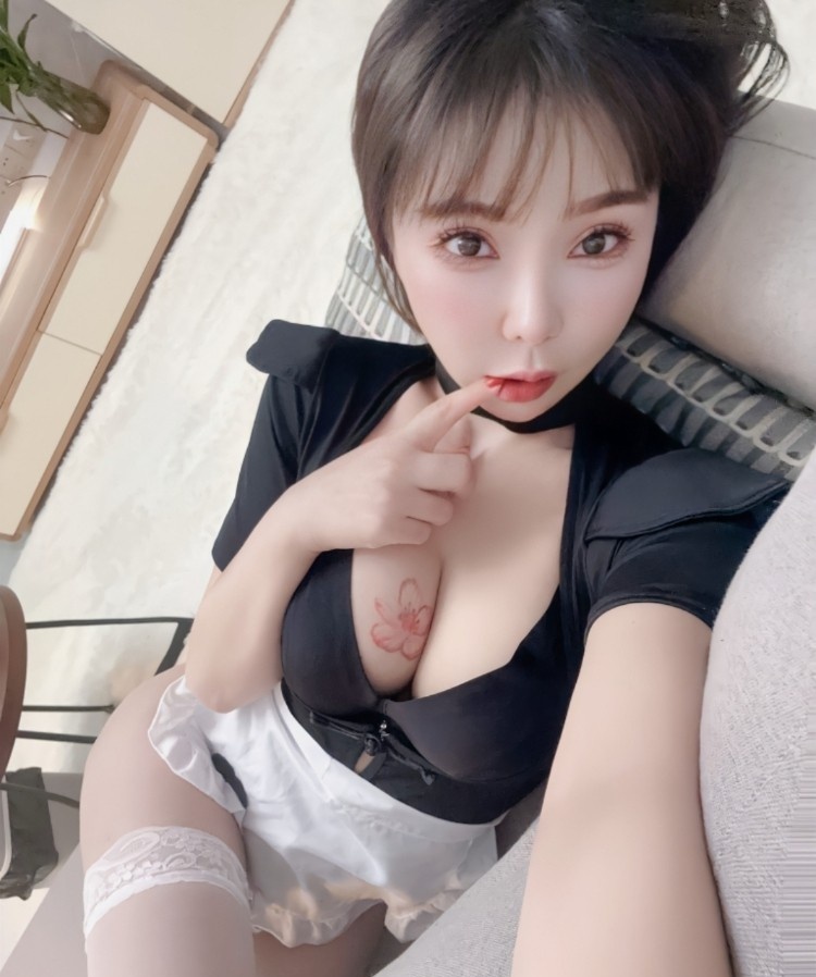 西丽性瘾妮妮