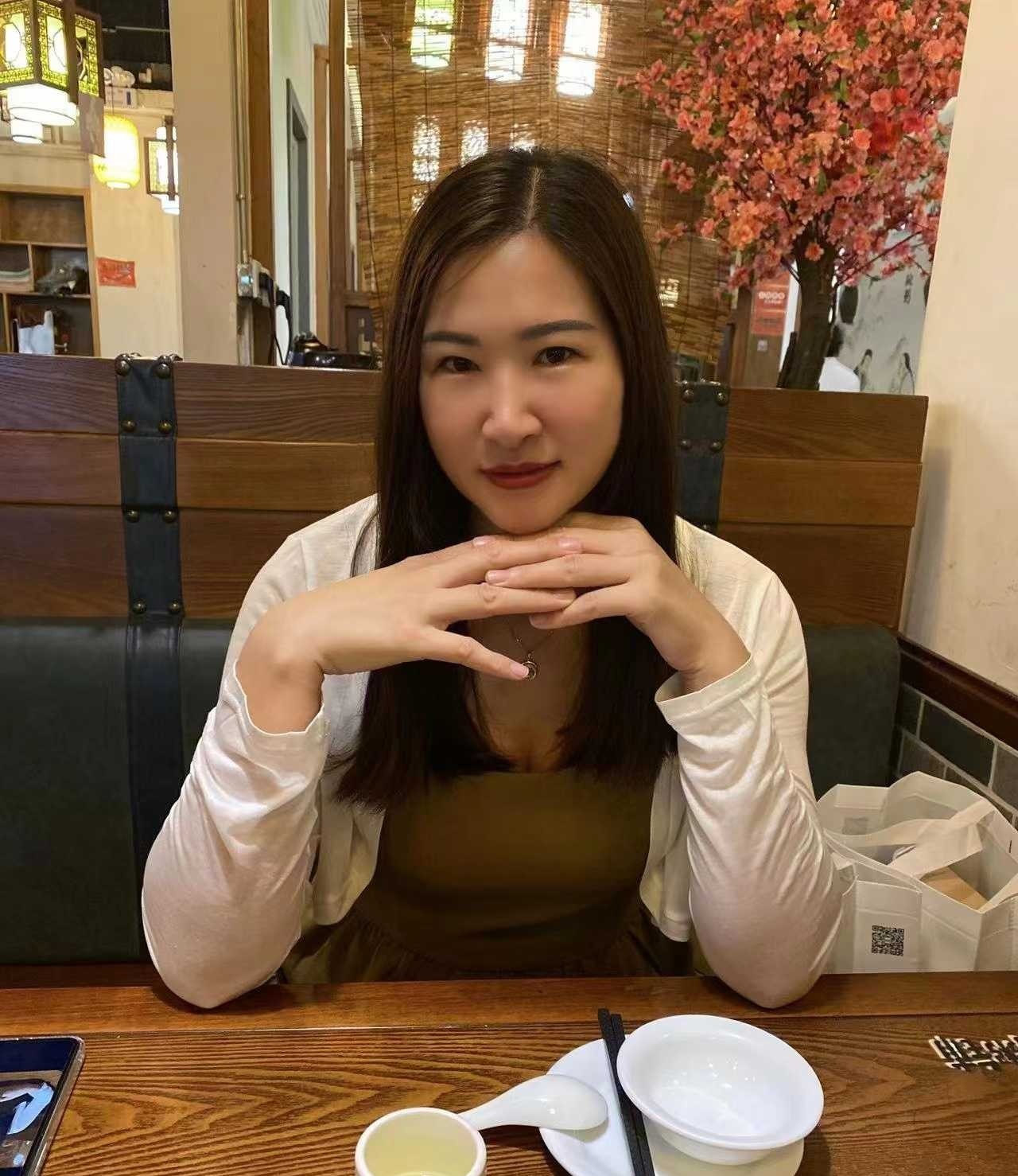 胸大屁股大姐姐