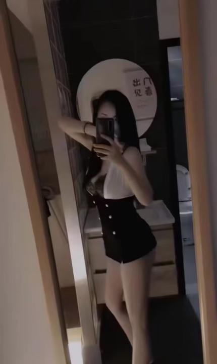南山大冲小甜妹