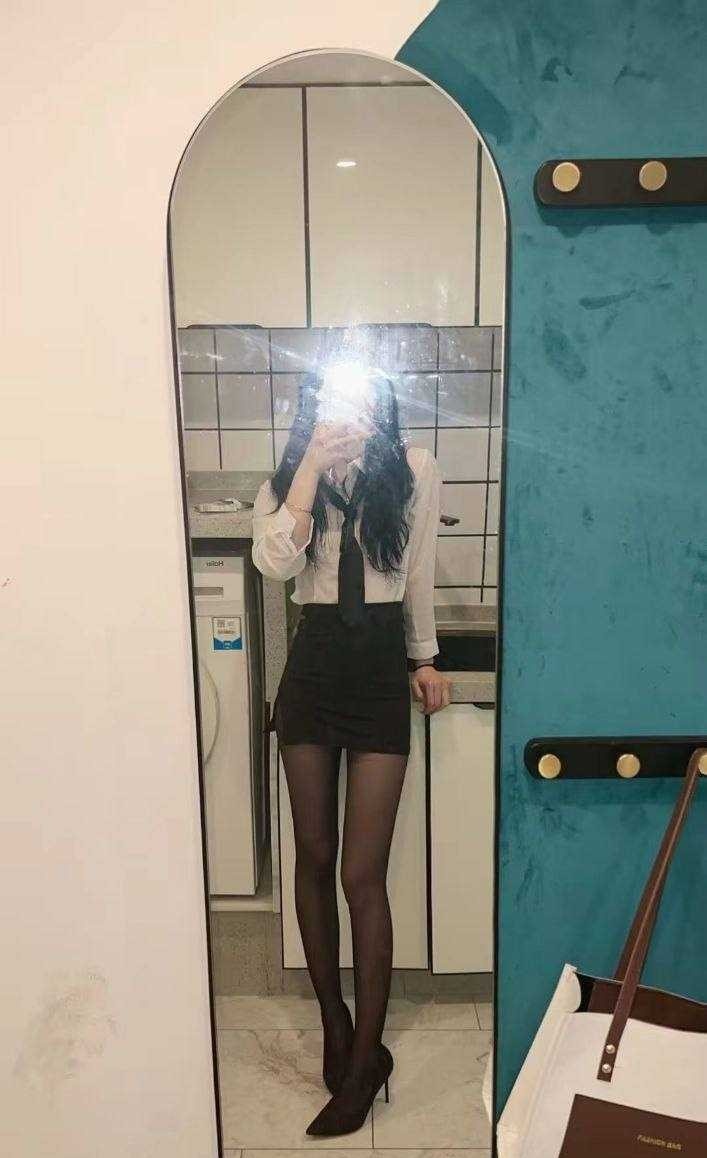 清纯反差婊制服妹妹