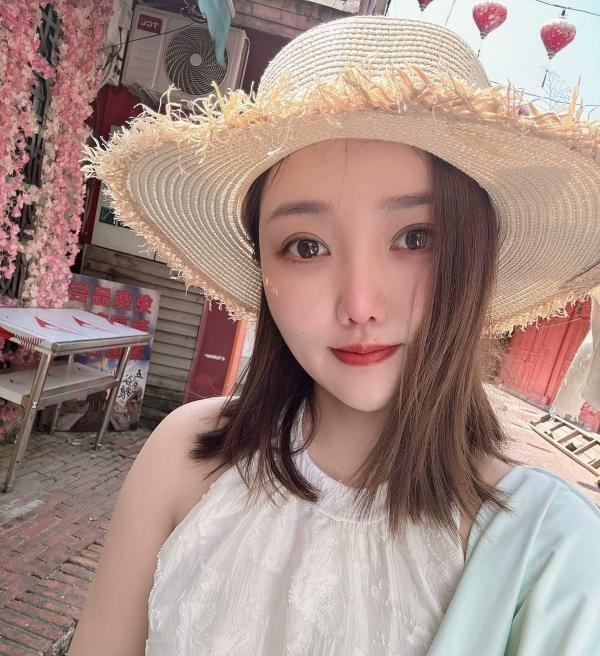 鼓楼中项小姐姐