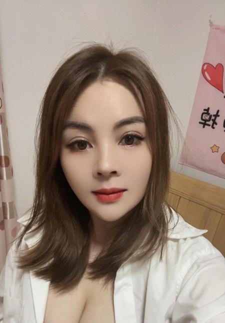 白云大奶美女