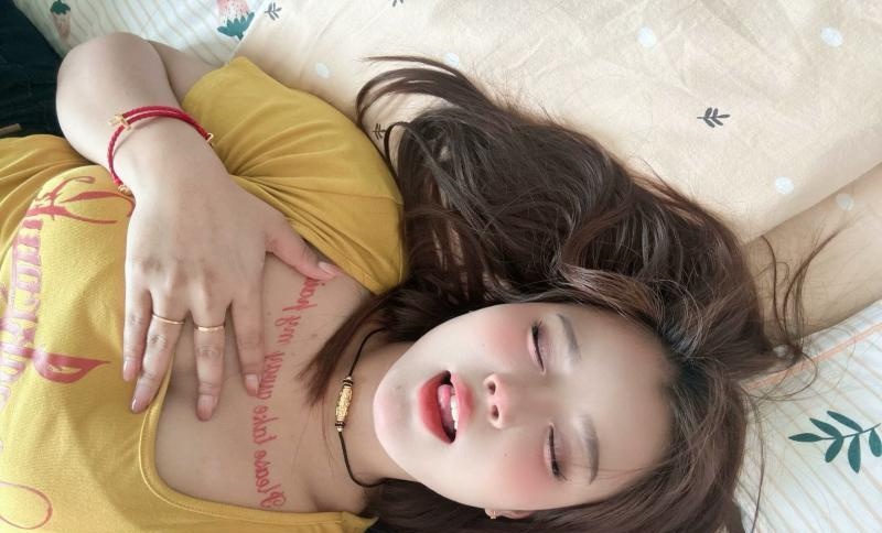年轻的小佳佳