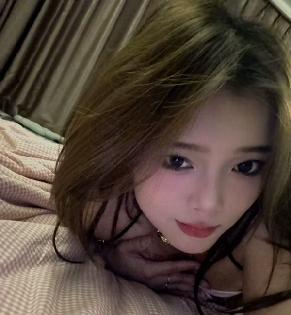 年轻的小佳佳
