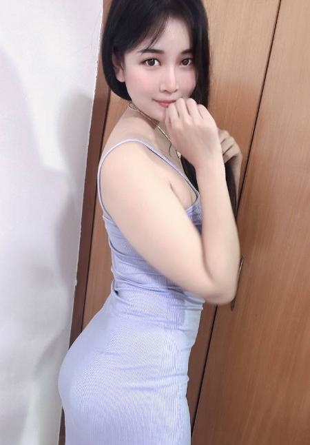 风骚翘臀骚妹子