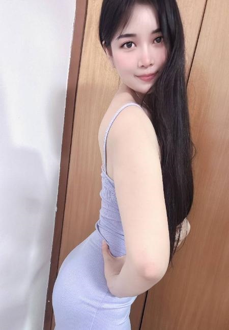 风骚翘臀骚妹子