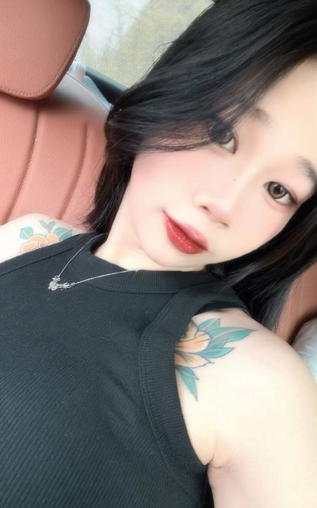 成华区嫩妹佩佩