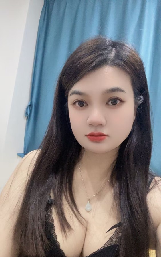 南山大胸少妇