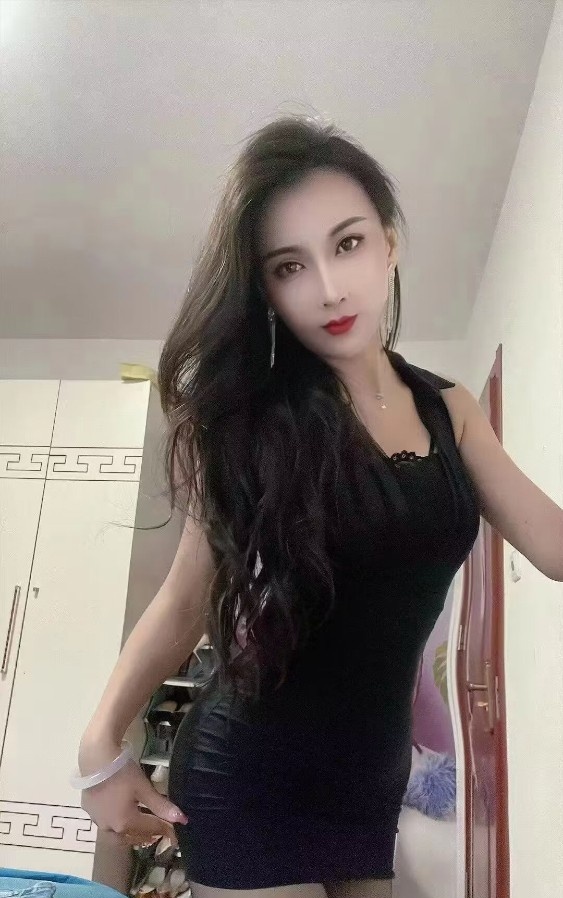 高挑大长腿美女