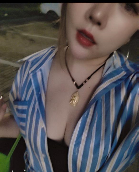 丰乳肥臀妞妞
