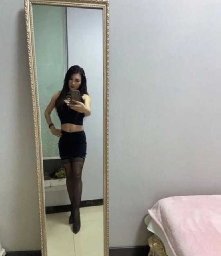 骚气十足小少
