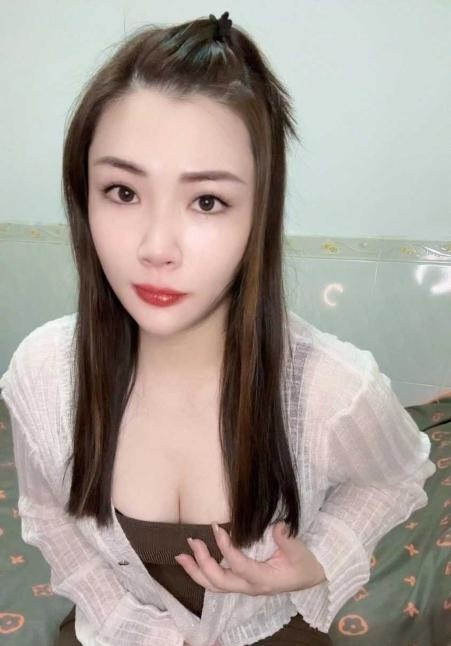 白云舌吻女神玲玲