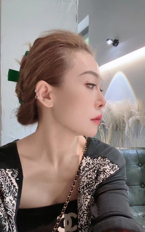 郑州金发美女