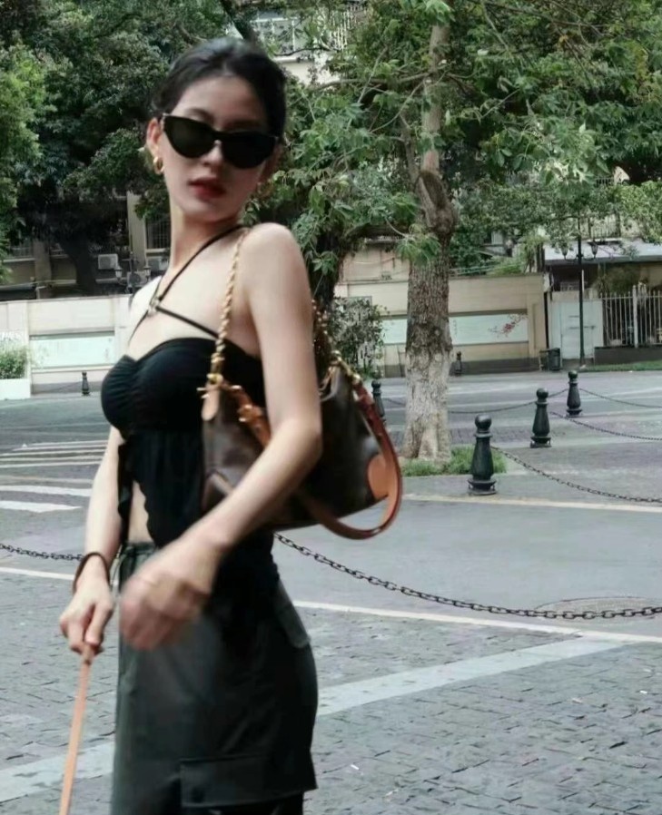 湖塘大奶小姐姐