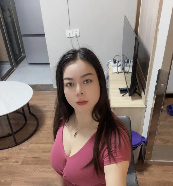 南山大屁股女人
