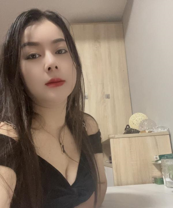 南山大屁股女人