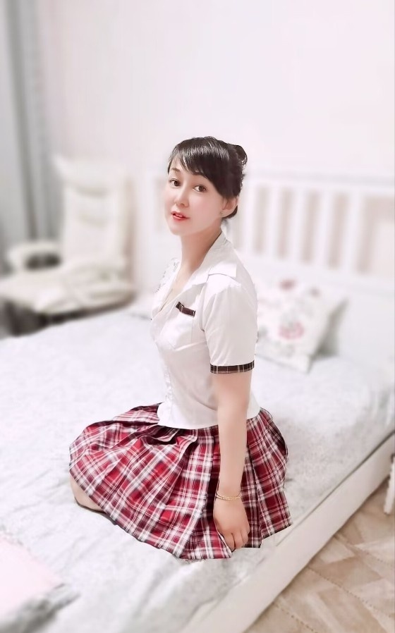 中项小虎牙骚女