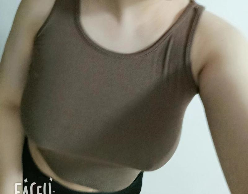 宝安巨乳丫头