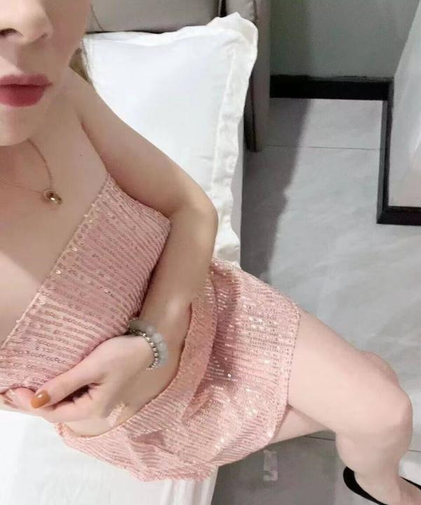 小巧玲珑少妇