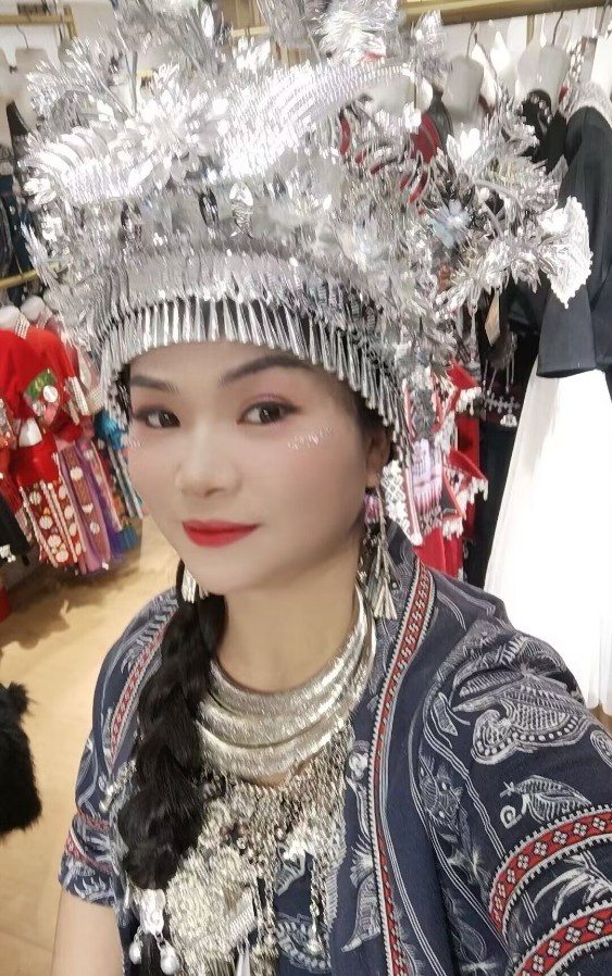 苗族小琪