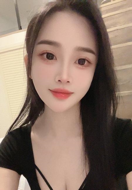 妩媚美腿小嫂子