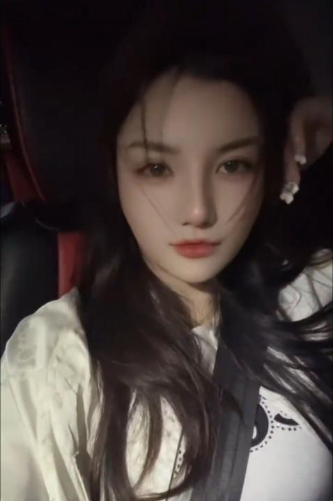 性感大奶乐乐