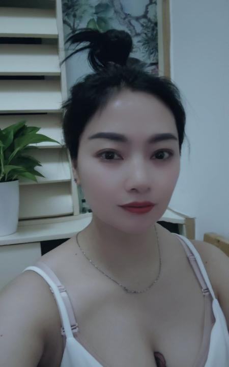 黑丝少妇三通