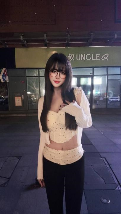 性感风骚女友型馨菲