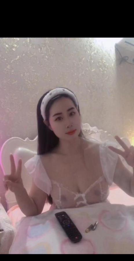 大胸骚妇西西