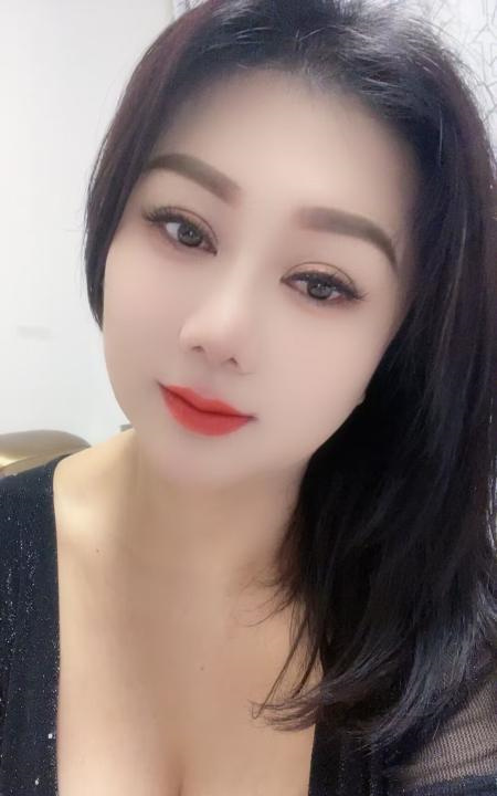 花果园C杯臀推少妇