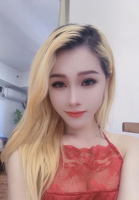 浦东蜜桃臀金发妹