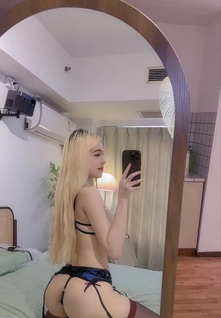 浦东蜜桃臀金发妹