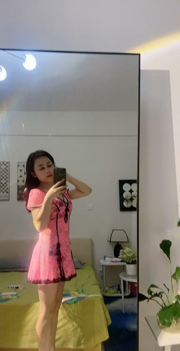 龙岗短发妹子