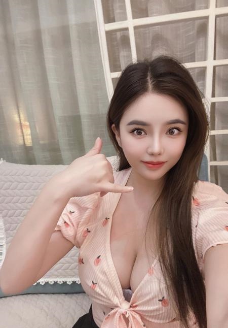 大胸温柔小少妇馨儿