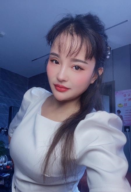 E奶少妇杨洋