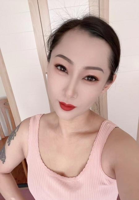 黑丝小少妇