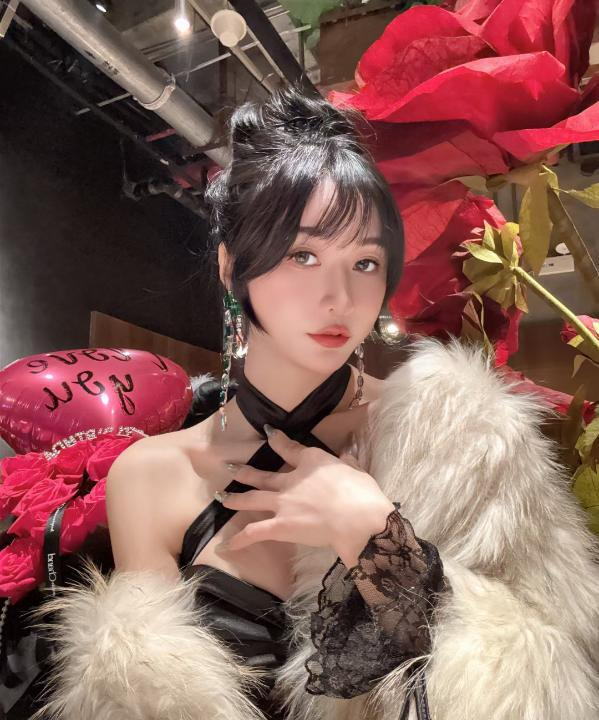 模特梦婷
