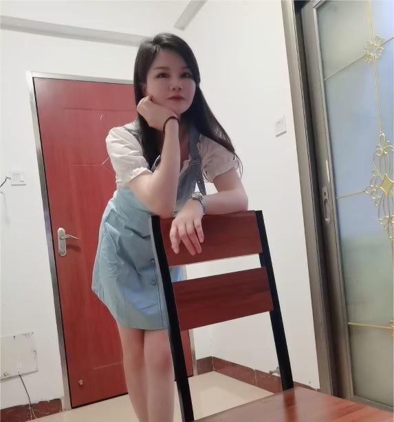 服务系肤白少妇彤彤