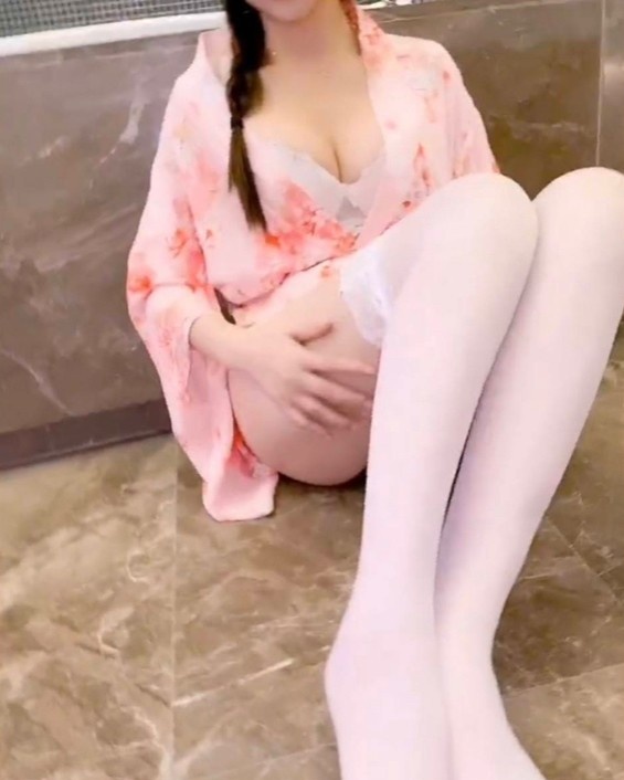 宝安大奶浅笑